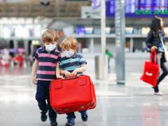 Trẻ em không có người lớn đi kèm bay EVA Air cần lưu ý gì?